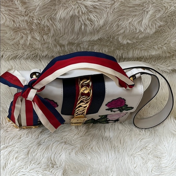 Gucci White and Gold Sylvie Pink Floral Shoulder Bag - Picture 6 of 15